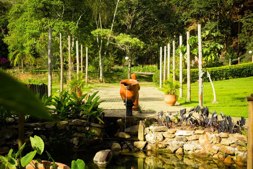Pousada Recanto Dos Beija Flores Monte Alegre do Sul Εξωτερικό φωτογραφία