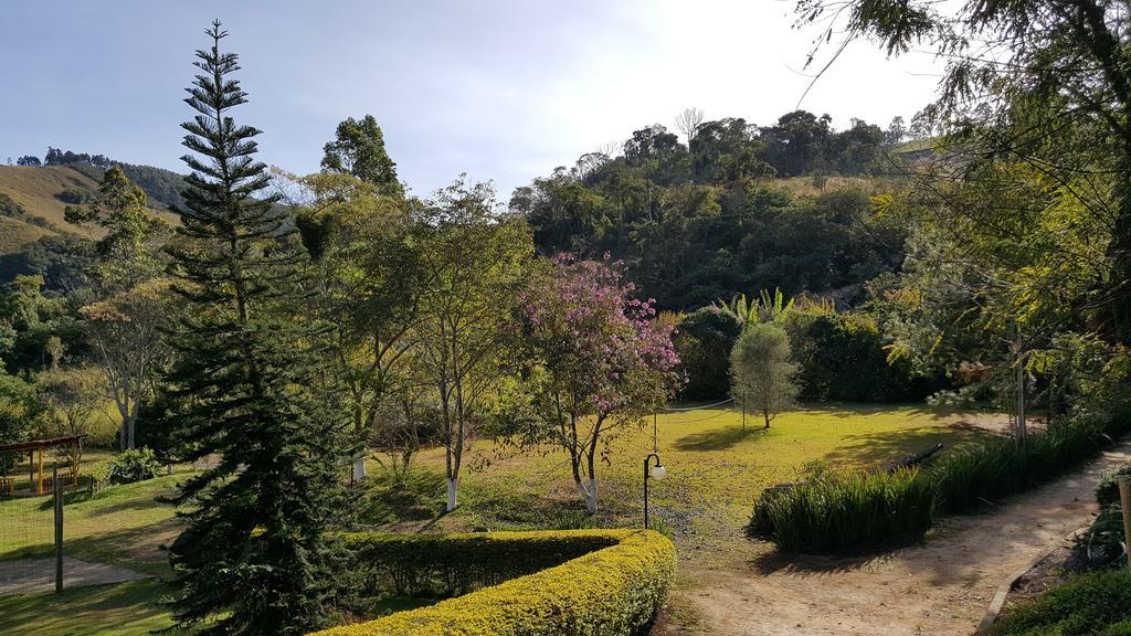 Pousada Recanto Dos Beija Flores Monte Alegre do Sul Εξωτερικό φωτογραφία