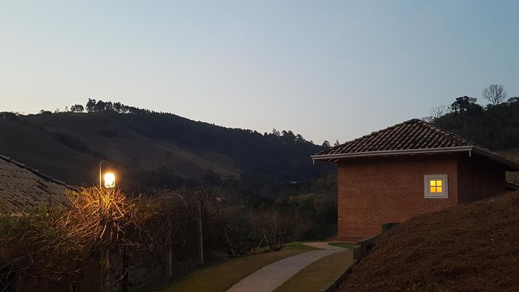 Pousada Recanto Dos Beija Flores Monte Alegre do Sul Εξωτερικό φωτογραφία