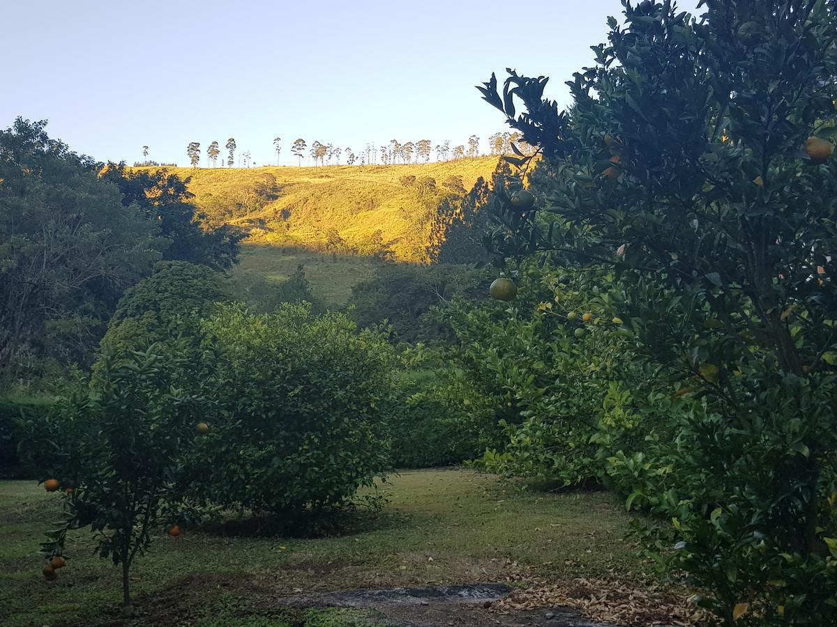 Pousada Recanto Dos Beija Flores Monte Alegre do Sul Εξωτερικό φωτογραφία
