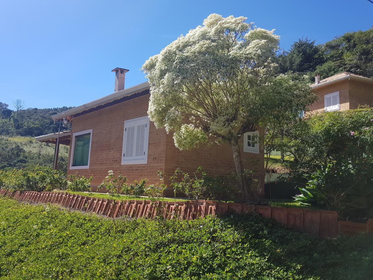 Pousada Recanto Dos Beija Flores Monte Alegre do Sul Εξωτερικό φωτογραφία